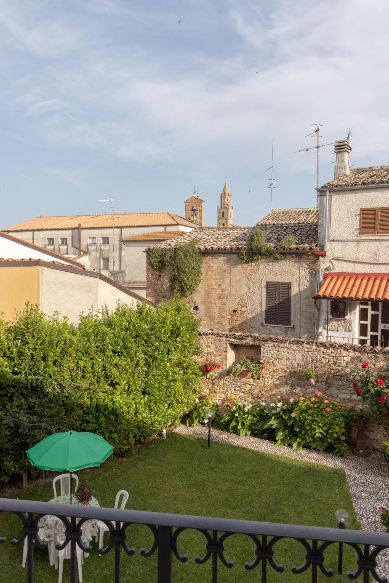 Al Belvedere Apartment II Atri Exterior foto